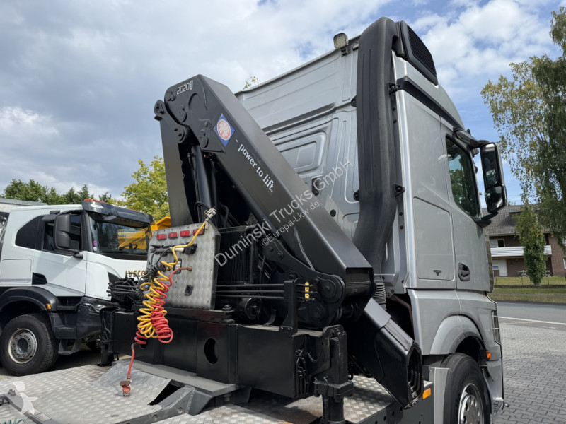Tractor Mercedes 1842LS Kran HMF 2020 bis 18 Meter