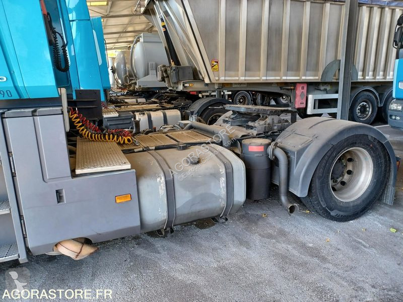 Tracteur Renault AE390