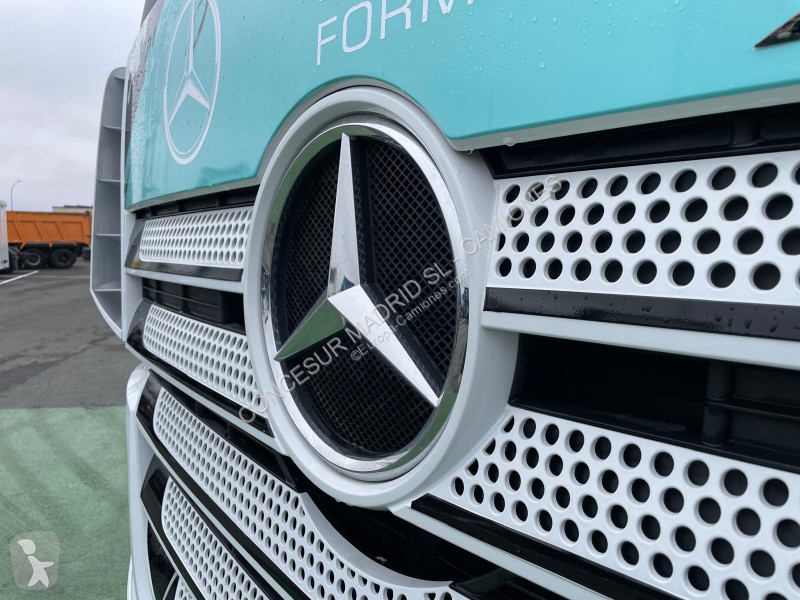 Traktor Mercedes  1851 LS