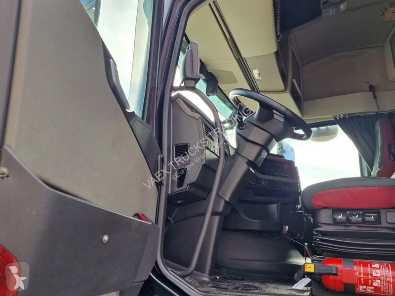 Tahač Volvo 13540 Globetrotter 6x2 - Full air -...