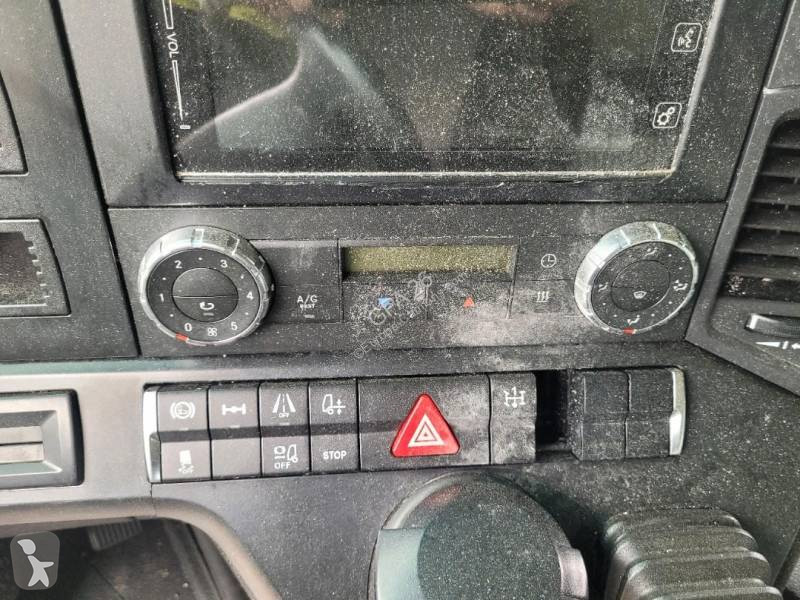 Traktor Mercedes