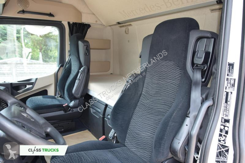Traktor Mercedes 5 1845 BigSpace