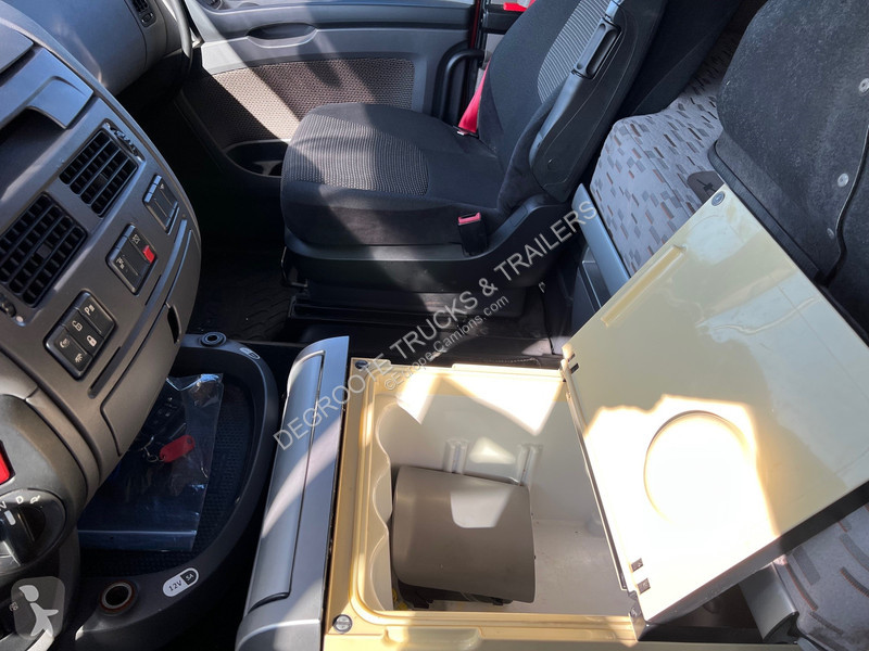جرار DAF 440 Space Cab