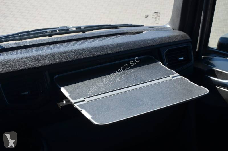 Влекач Scania