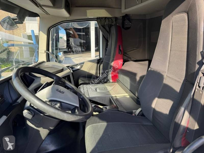 جرار Volvo