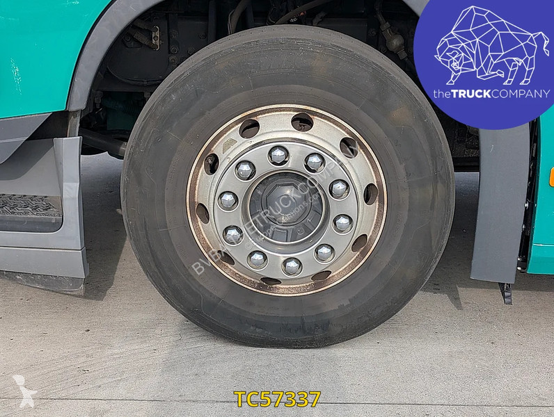 جرار Volvo 500