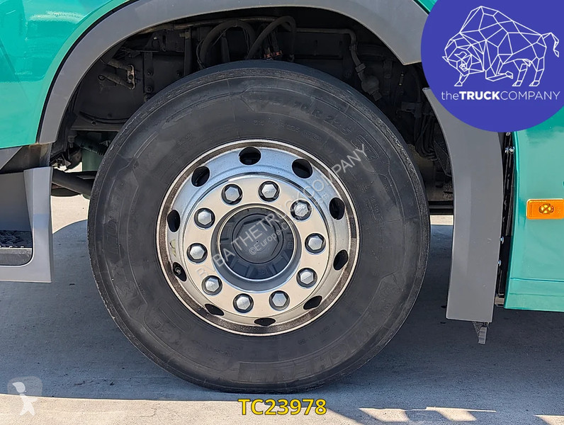 جرار Volvo 500