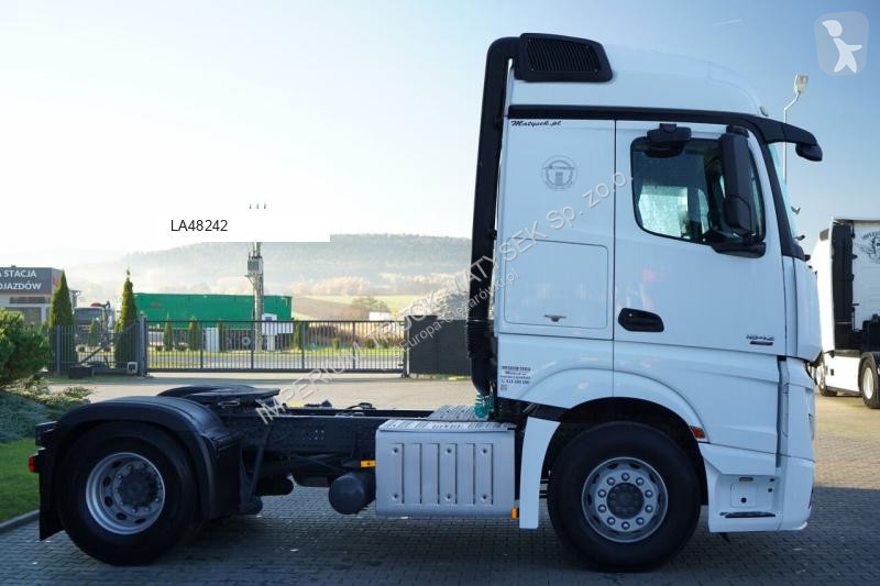 جرار Mercedes ACTROS 1842