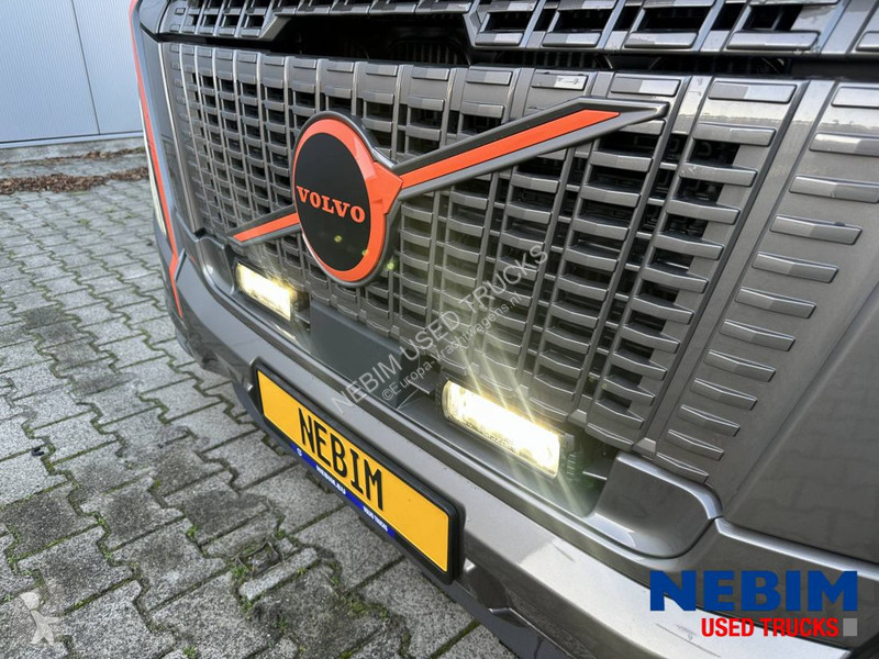 جرار Volvo 500 AERO - 25 Year Limited Edition
