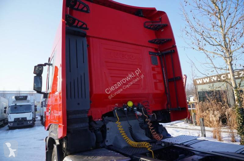 Влекач Iveco