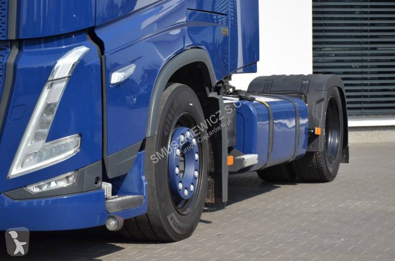 Cap tractor Volvo