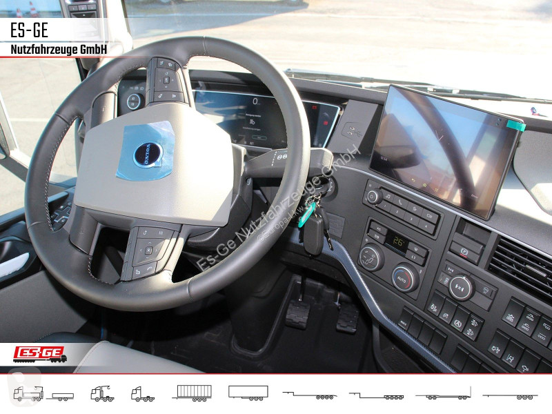 Влекач Volvo 551 8x4 Tridem VLA (Luftfederung)