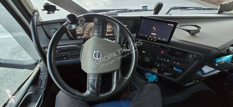 جرار Volvo