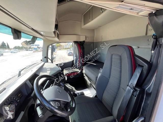 جرار Volvo