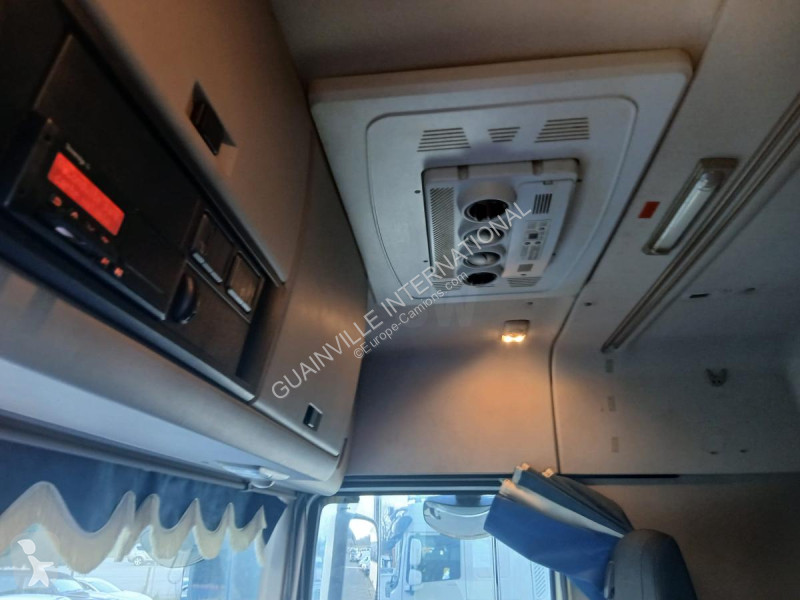 جرار DAF 530