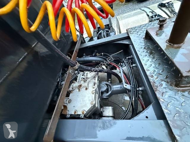 Ciągnik siodłowy Volvo 600