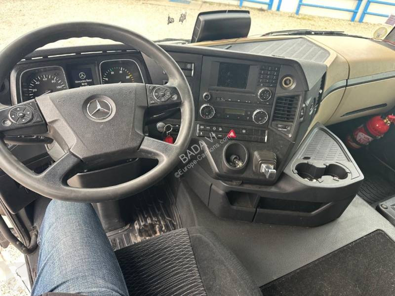 Тягач Mercedes