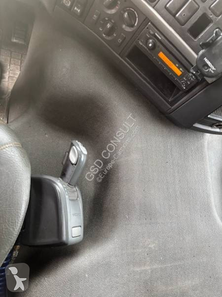 جرار Volvo