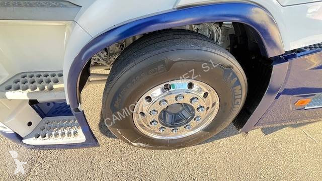 جرار Volvo