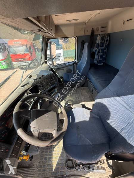 جرار Volvo