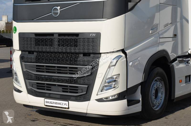 جرار Volvo