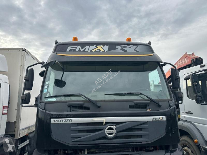 جرار Volvo