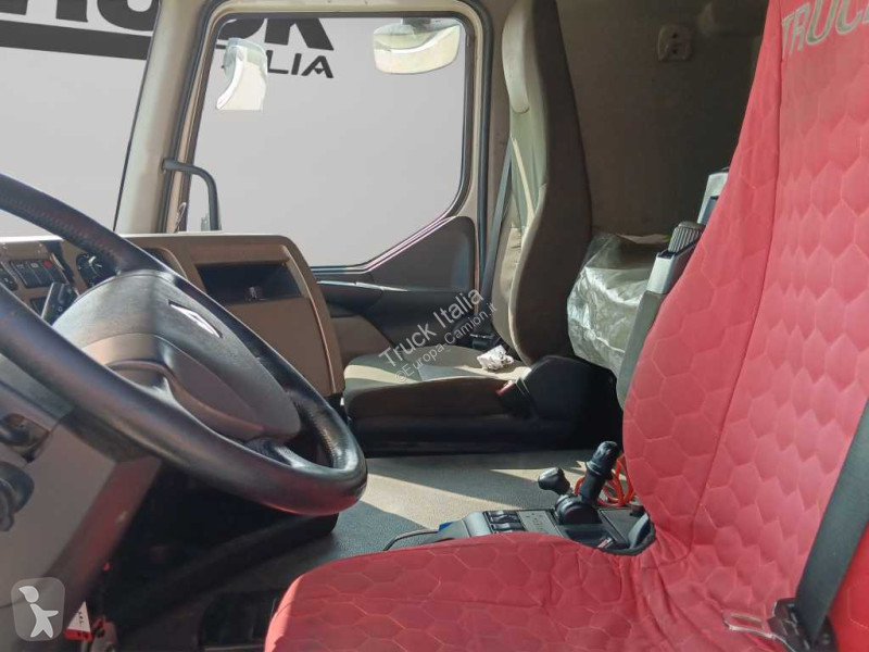 جرار Renault Premium Route - prem.route 460.26...