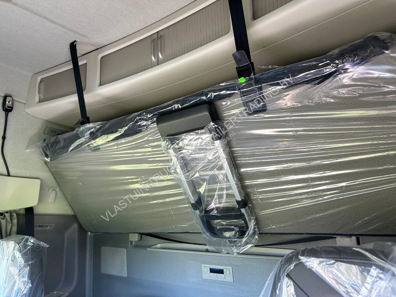 جرار Volvo 13500 | AERO | RETARDER | FULL AIR |...