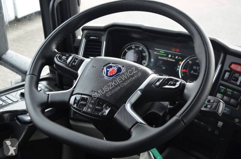 Влекач Scania
