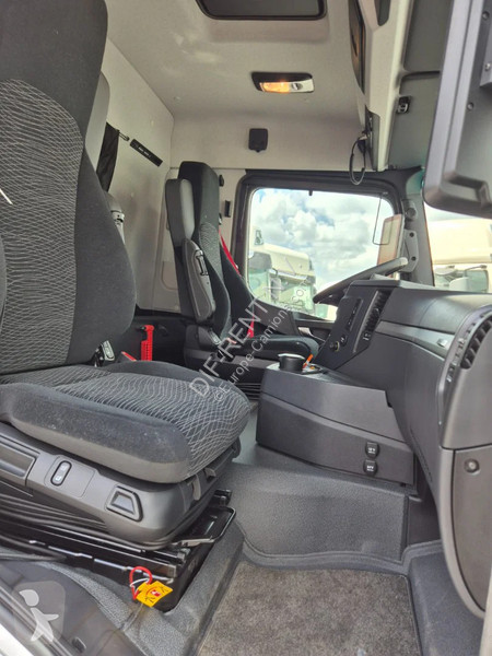 جرار Mercedes e ACTROS 300 LS FULL ELECTRIC