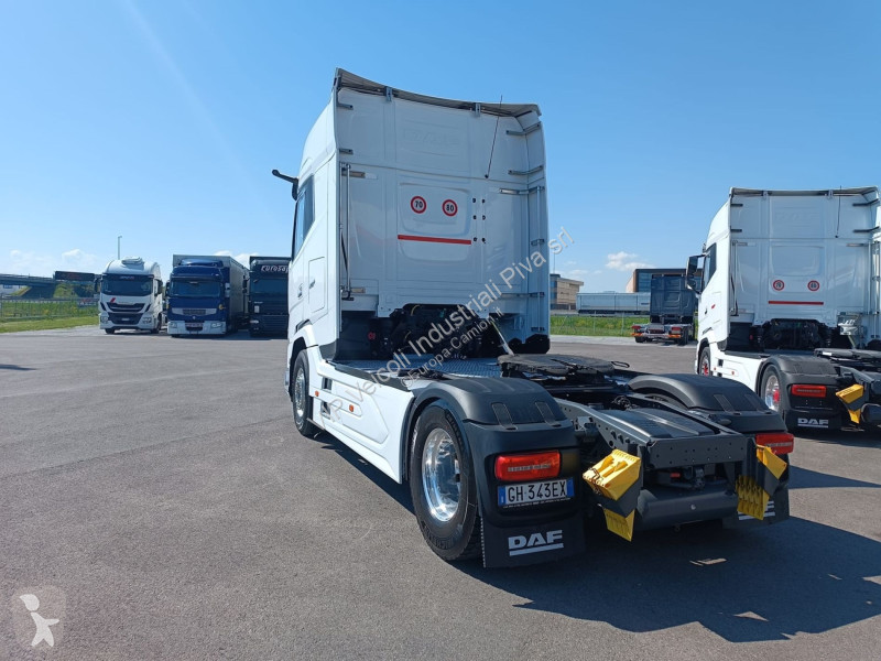 جرار DAF XG+ 530 FT