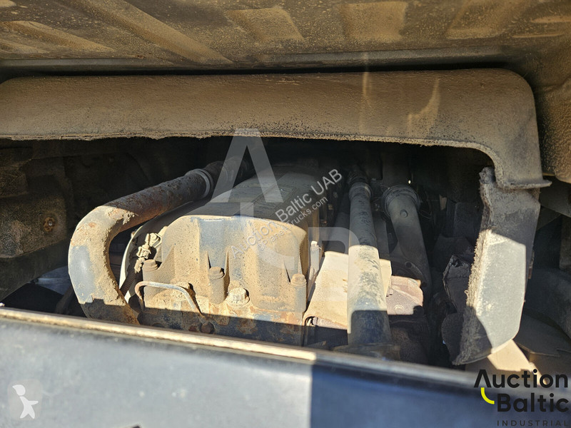 جرار Renault 420