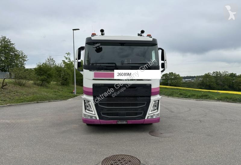 جرار Volvo