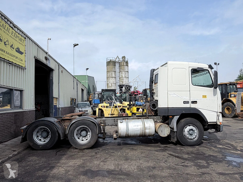 جرار Volvo 12420 Heavy Duty Tractor 6x4 Manual...