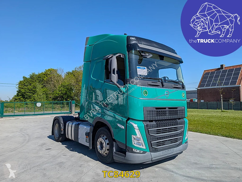 جرار Volvo 500