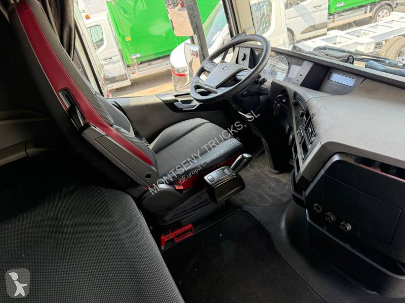 جرار Volvo