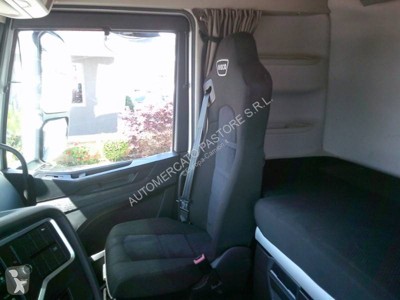 Nyergesvontató Iveco 440 S 48