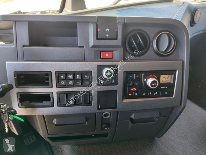 جرار Renault 480