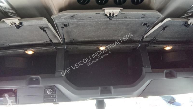جرار DAF XG  FT 4X2