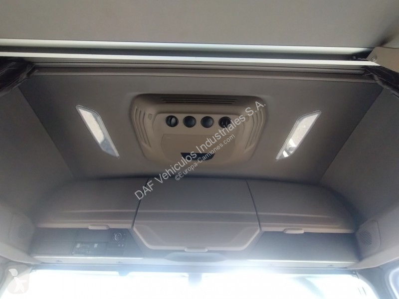 Тягач DAF XFn  FT 4X2