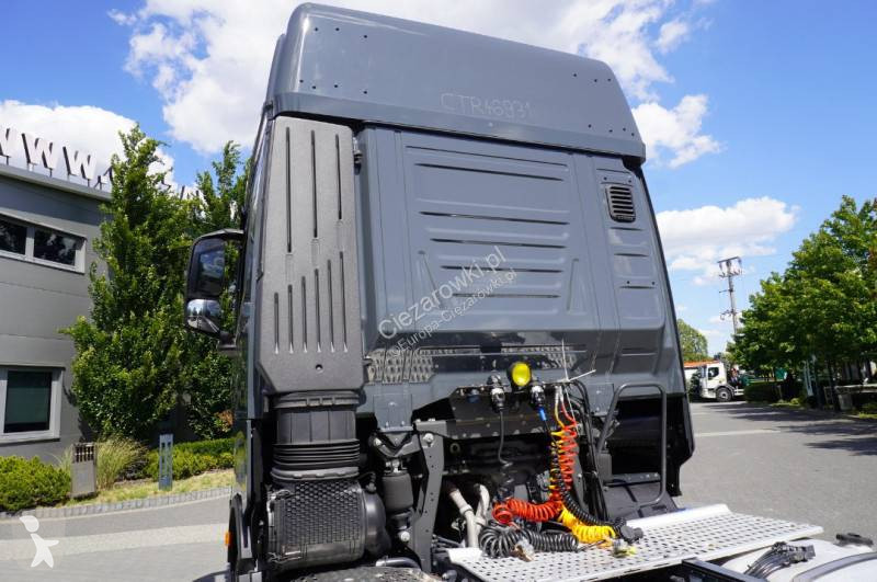 Влекач Iveco