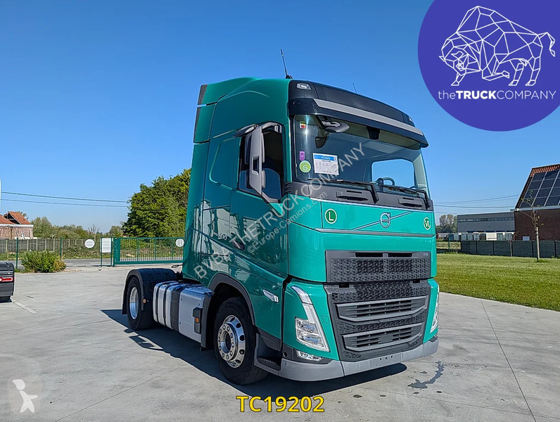 جرار Volvo 500