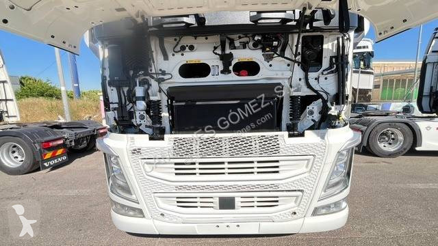 جرار Volvo