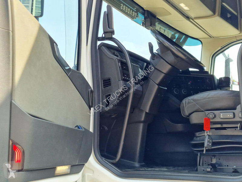 جرار Volvo 13500 Globetrotter XL 6x2 - Retarder...
