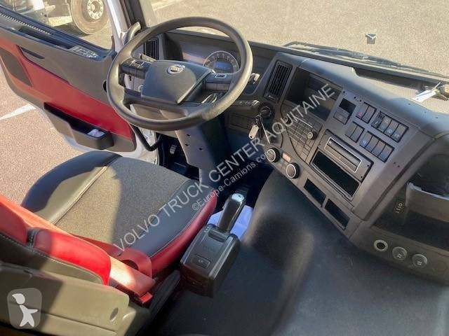 جرار Volvo