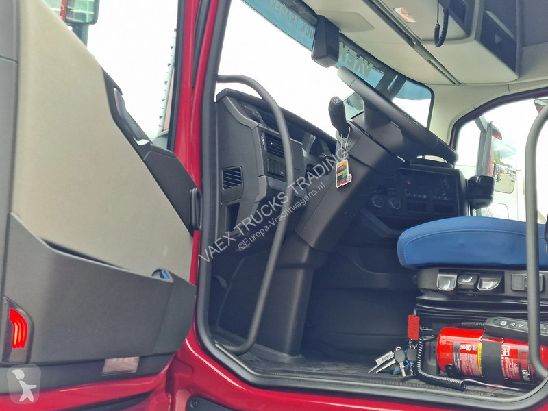 Traktor Volvo 13500 Aero Globetrotter XL 4x2 -...
