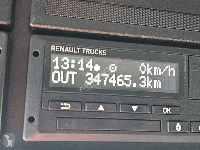 جرار Renault C 440