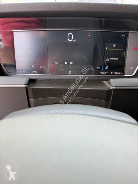 جرار Volvo