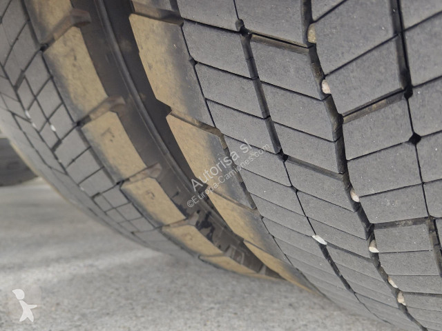 جرار Iveco Stralis AS440S46T/P