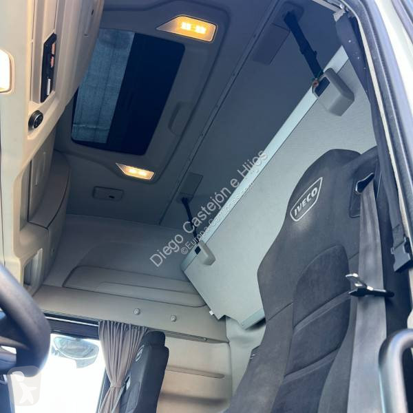 Traktor Iveco